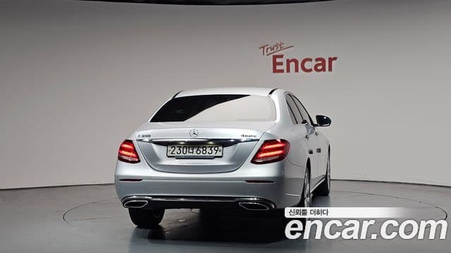 Mercedes-Benz E-Class 2020 — Фото 4/20
