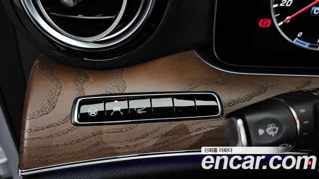 Mercedes-Benz E-Class 2020 — Фото 20/20