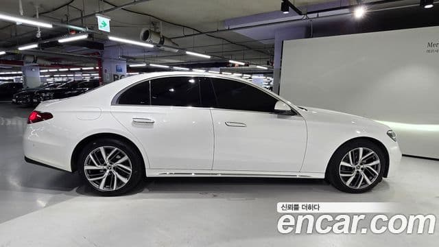 Mercedes-Benz E-Class 2025 — Фото 7/20