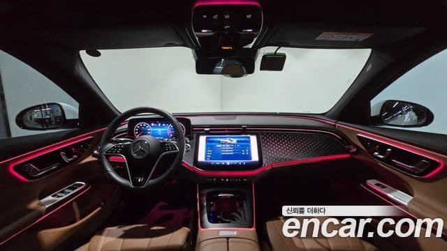Mercedes-Benz E-Class 2025 — Фото 16/20