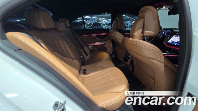Mercedes-Benz E-Class 2025 — Фото 19/20