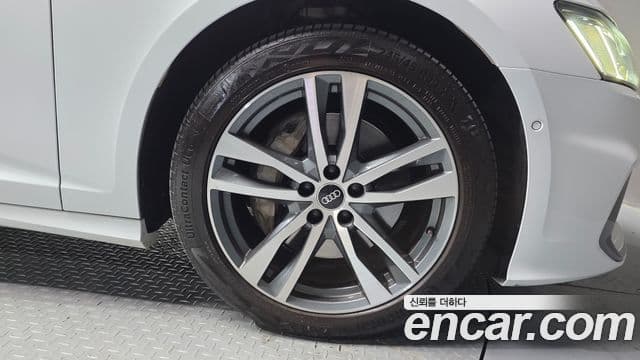 Audi A6 2021 — Photo 11/33