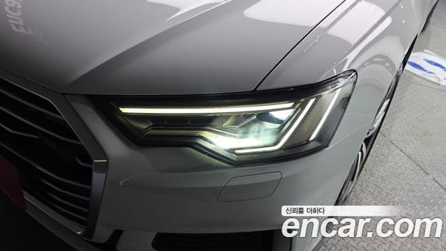 Audi A6 2021 — Photo 14/33