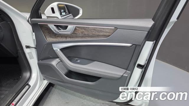 Audi A6 2021 — Photo 22/33
