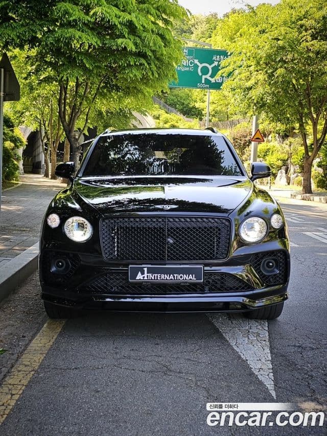 Bentley Bentayga 2022 — ფოტო 16/20