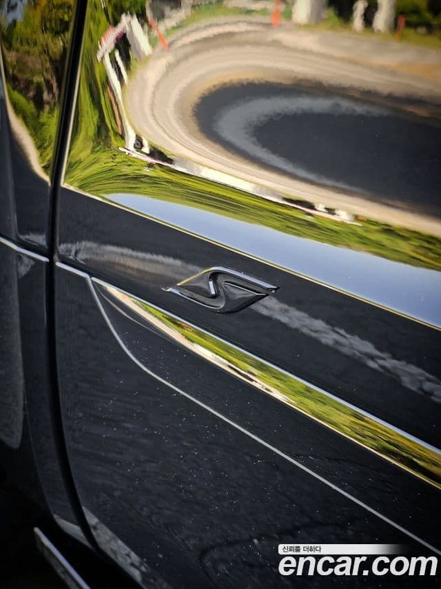 Bentley Bentayga 2022 — ფოტო 5/20