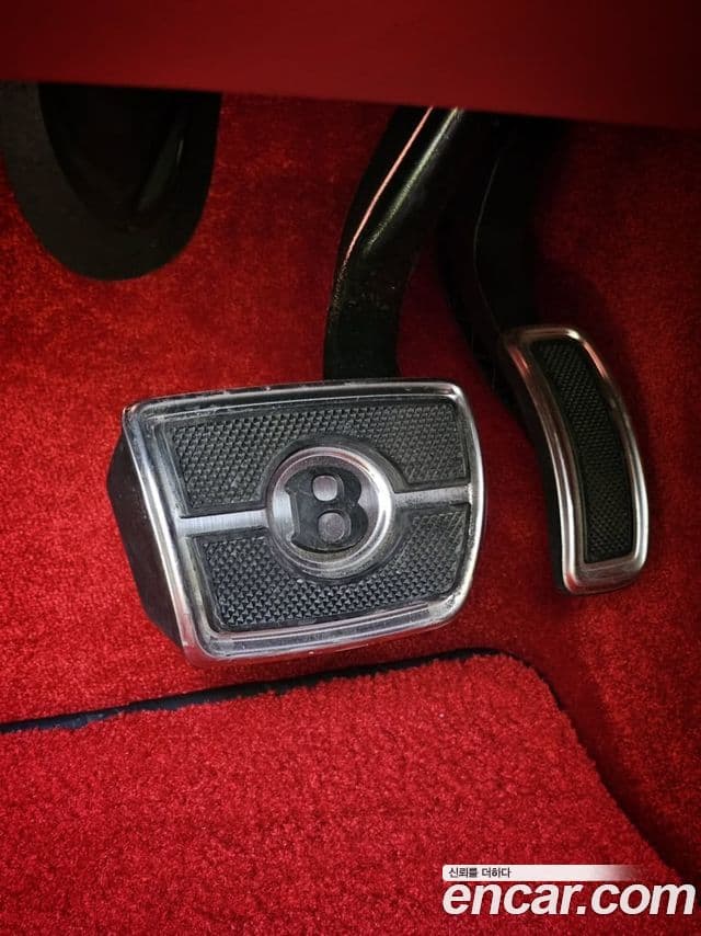 Bentley Bentayga 2022 — ფოტო 3/20