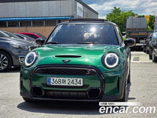 Mini Cooper S 2024 — ფოტო 2/20