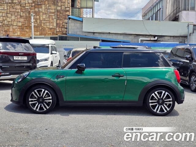 Mini Cooper S 2024 — ფოტო 1/20