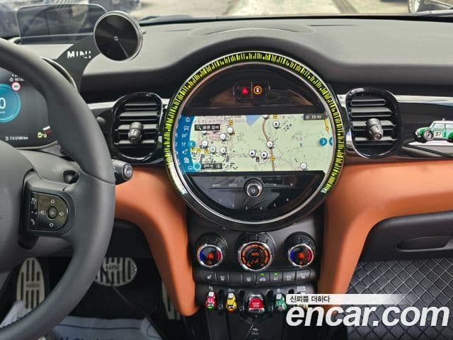 Mini Cooper S 2024 — ფოტო 17/20