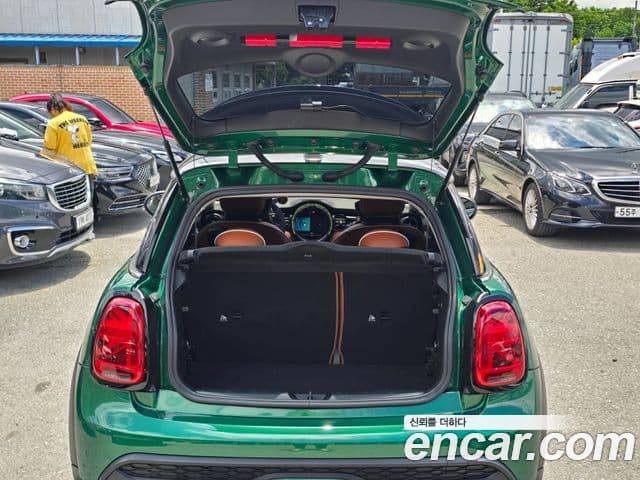 Mini Cooper S 2024 — ფოტო 10/20