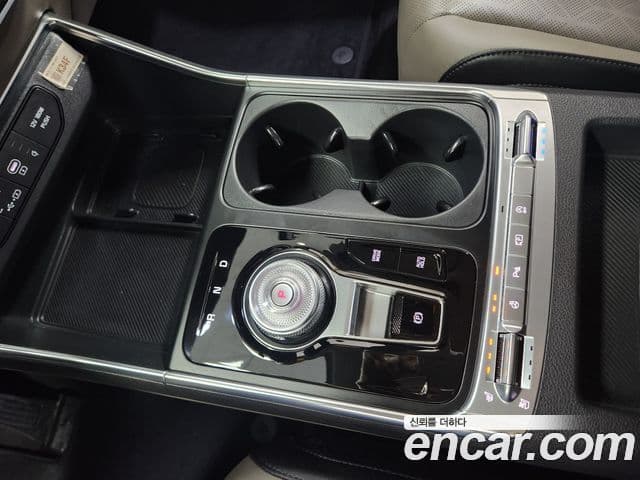 Kia Carnival 2024 — Şəkil 8/20