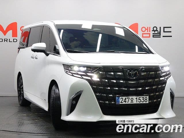 Toyota Alphard 2023 — Photo 9/20
