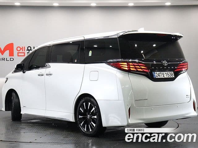 Toyota Alphard 2023 — Photo 4/20