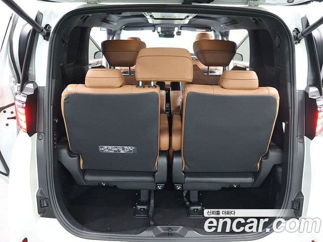 Toyota Alphard 2023 — Photo 7/20