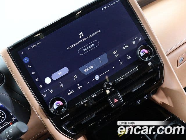 Toyota Alphard 2023 — Photo 3/20
