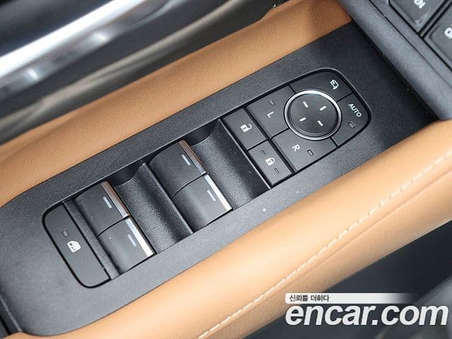 Toyota Alphard 2023 — Photo 16/20
