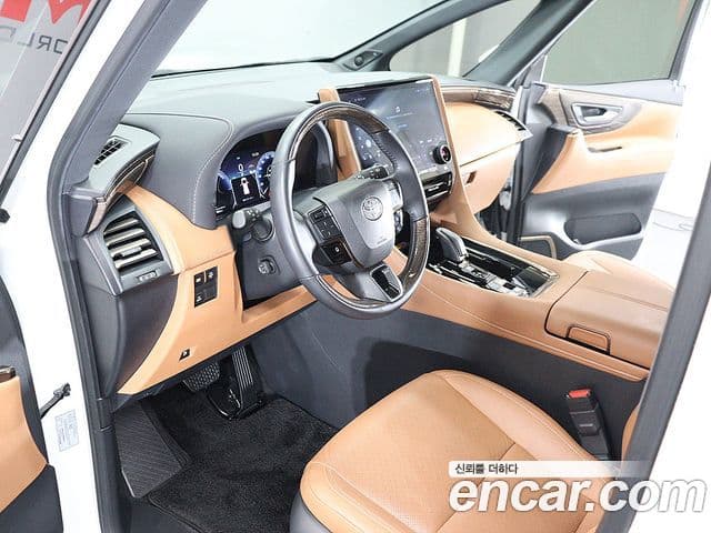 Toyota Alphard 2023 — Photo 2/20