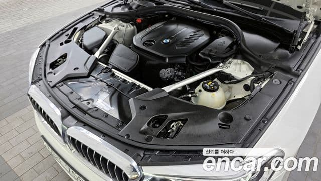 BMW 5 Series 2019 — ფოტო 6/20
