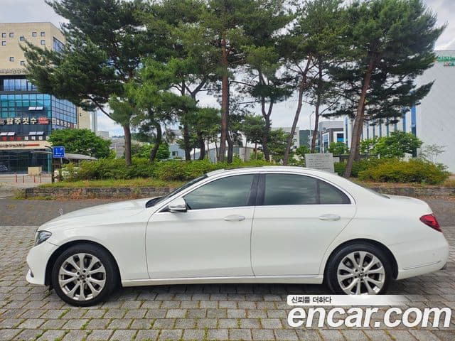 Mercedes-Benz E-Class 2019 — Şəkil 16/20