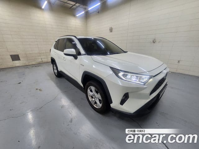 Toyota RAV4 2020 — Фото 1/20