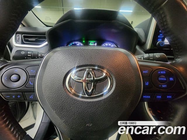 Toyota RAV4 2020 — Фото 12/20