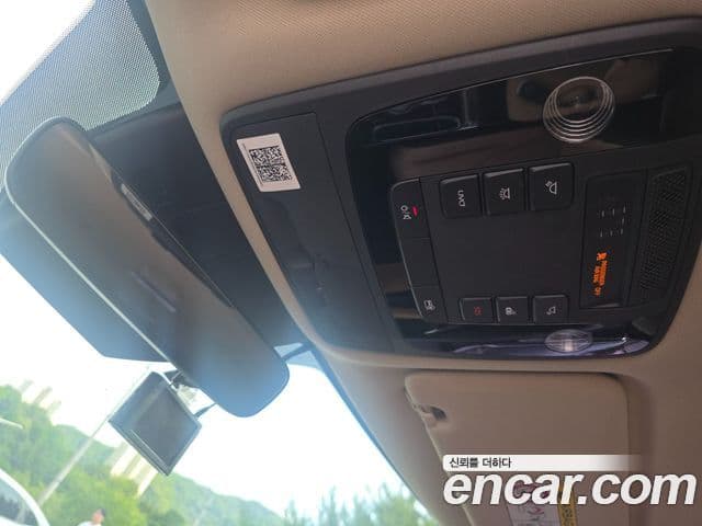 Kia Carnival 2021 — Şəkil 18/20