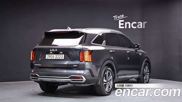 Kia Sorento 2023 — Фото 2/20