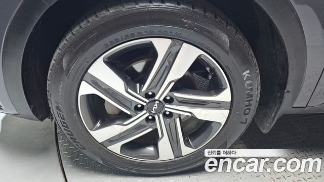 Kia Sorento 2023 — Фото 5/20