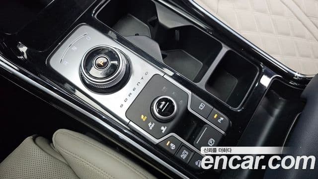 Kia Sorento 2023 — Фото 9/20