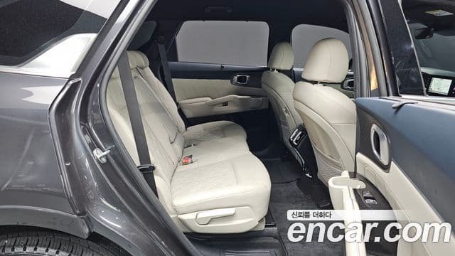 Kia Sorento 2023 — Фото 11/20