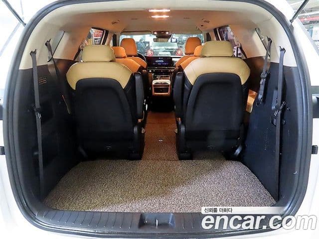 Kia Carnival 2022 — Фото 17/20