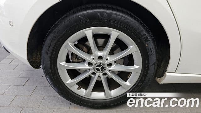 Mercedes-Benz A-Class 2019 — Şəkil 5/20