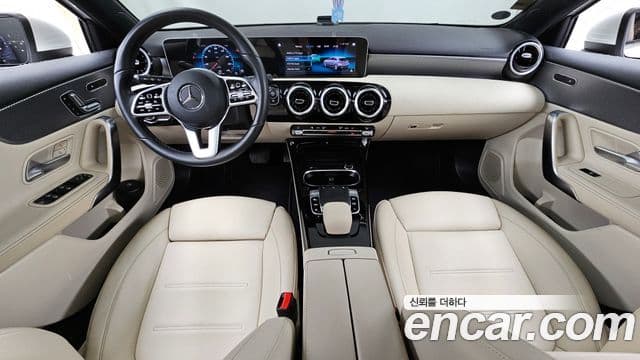 Mercedes-Benz A-Class 2019 — Şəkil 7/20