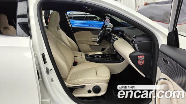 Mercedes-Benz A-Class 2019 — Şəkil 11/20