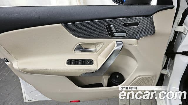 Mercedes-Benz A-Class 2019 — Photo 18/29