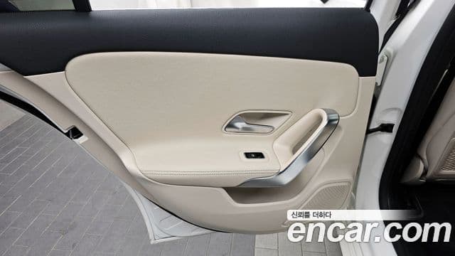 Mercedes-Benz A-Class 2019 — Photo 20/29