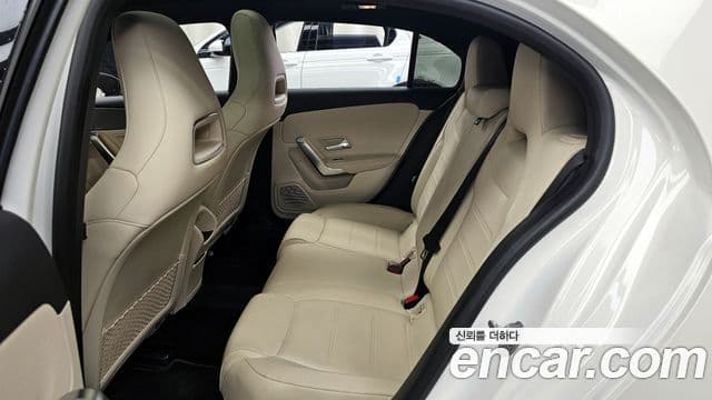 Mercedes-Benz A-Class 2019 — Photo 10/29