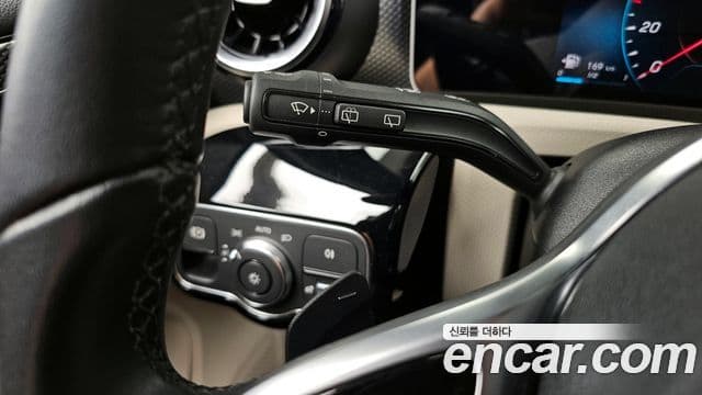 Mercedes-Benz A-Class 2019 — Photo 17/29