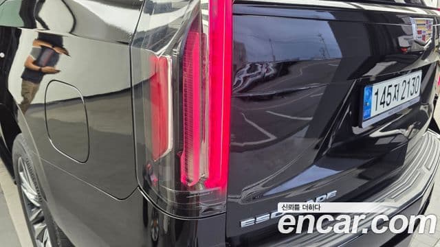 Cadillac Escalade 2021 — Photo 4/34
