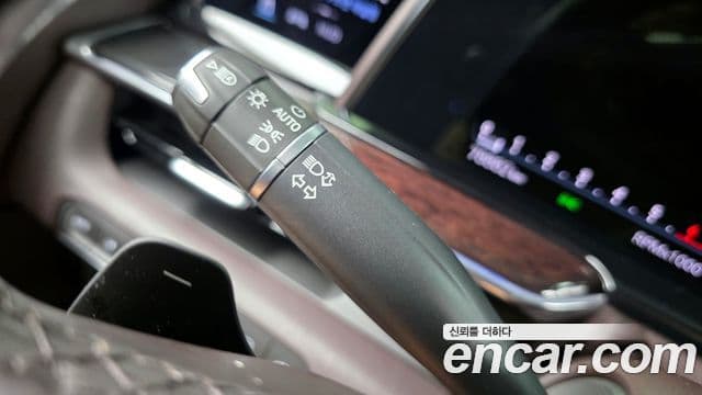Cadillac Escalade 2021 — Photo 26/34