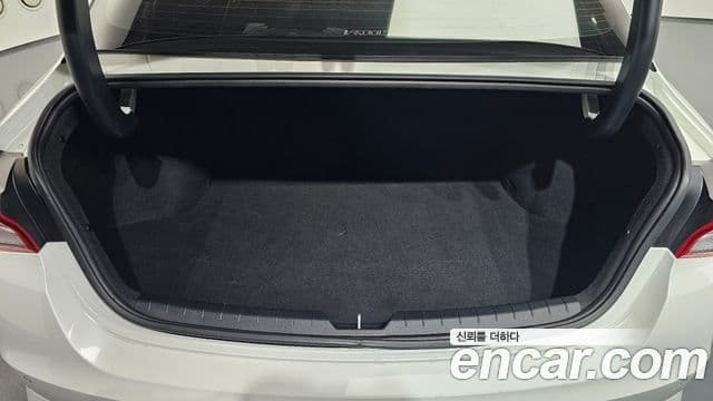 Kia K5 2021 — Şəkil 19/20