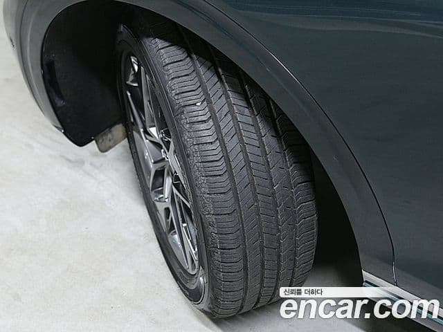 Genesis GV70 2021 — Şəkil 18/20