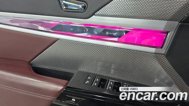 BMW 7 Series 2023 — ფოტო 9/18