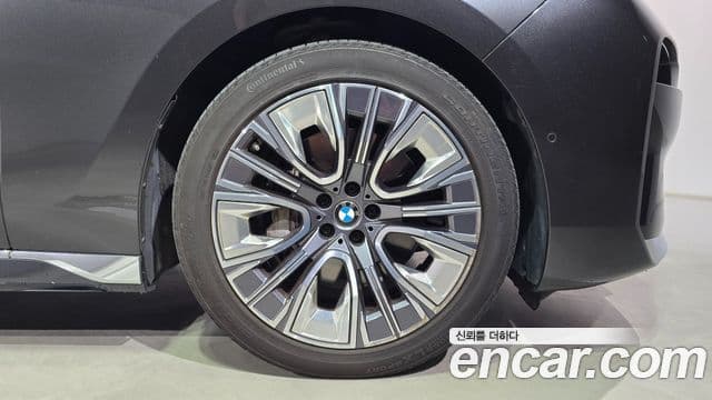 BMW 7 Series 2023 — ფოტო 3/18