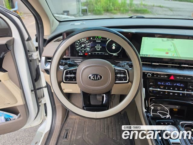 Kia Carnival 2021 — ფოტო 10/20