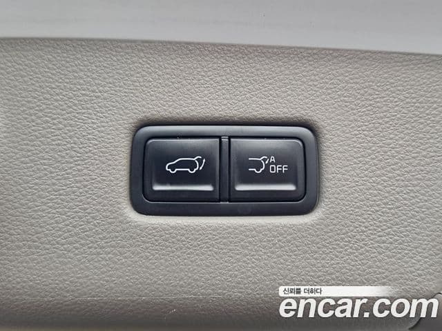 Kia Carnival 2021 — ფოტო 19/20