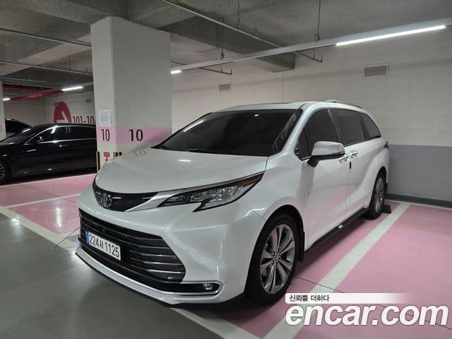 Toyota Sienna 2024 — Şəkil 2/7