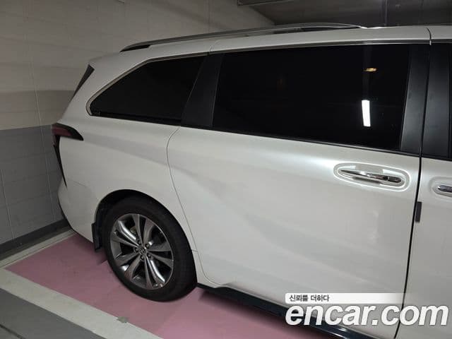 Toyota Sienna 2024 — Şəkil 3/7