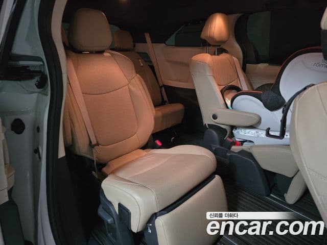 Toyota Sienna 2024 — Şəkil 4/7